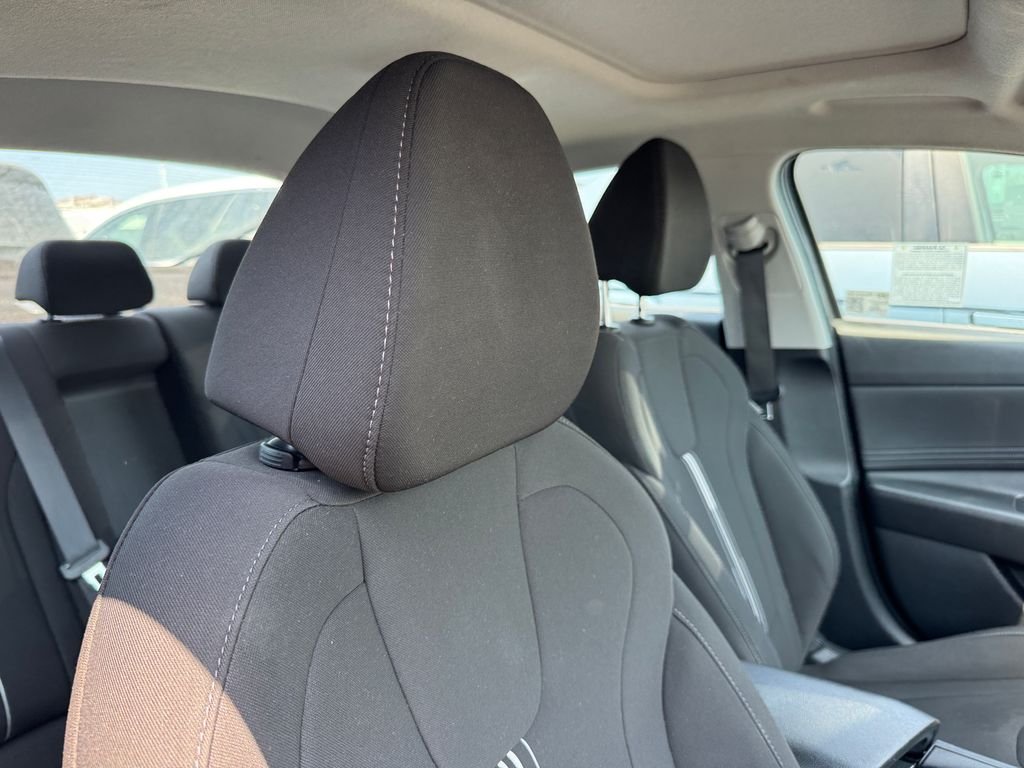 Used 2025 Gray Hyundai SEL Convenience image 15