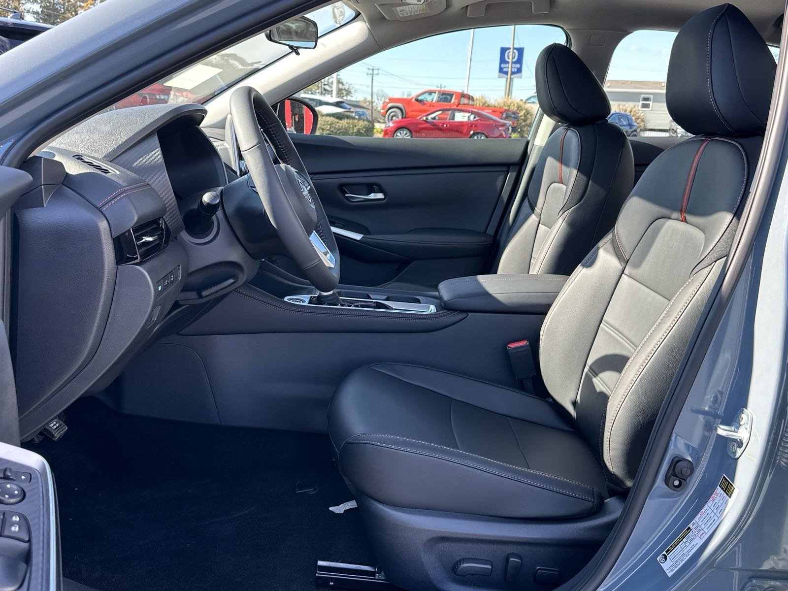 2025 Nissan Sentra SR - Photo 10