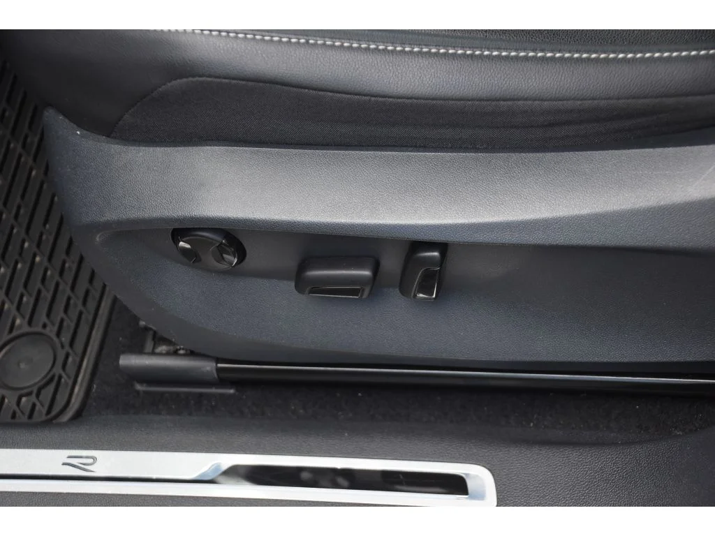 Used 2022 Deep Black Pearl Volkswagen SE R-Line Black image 35
