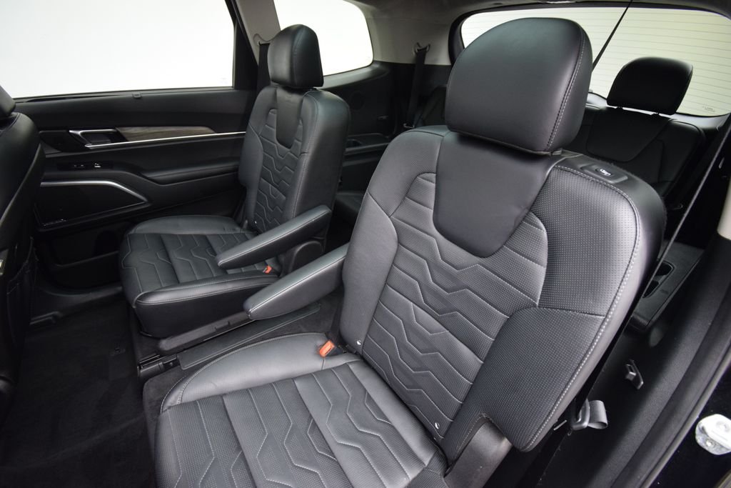 Used 2022 Black Kia SX image 19
