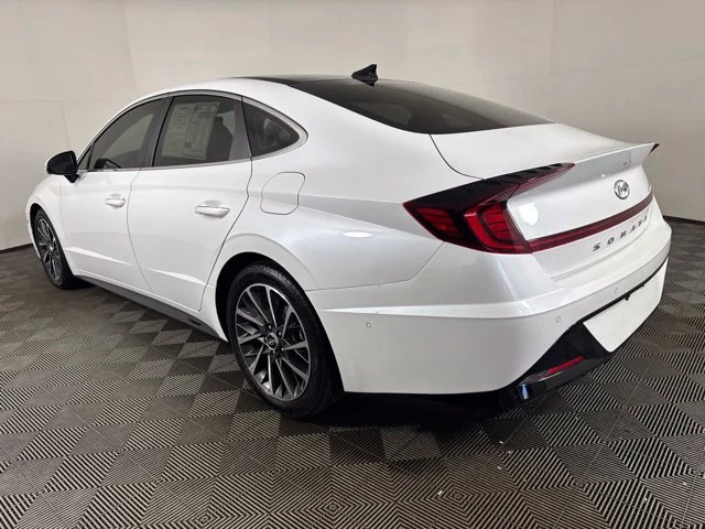 Used 2020 Quartz Hyundai Limited image 6