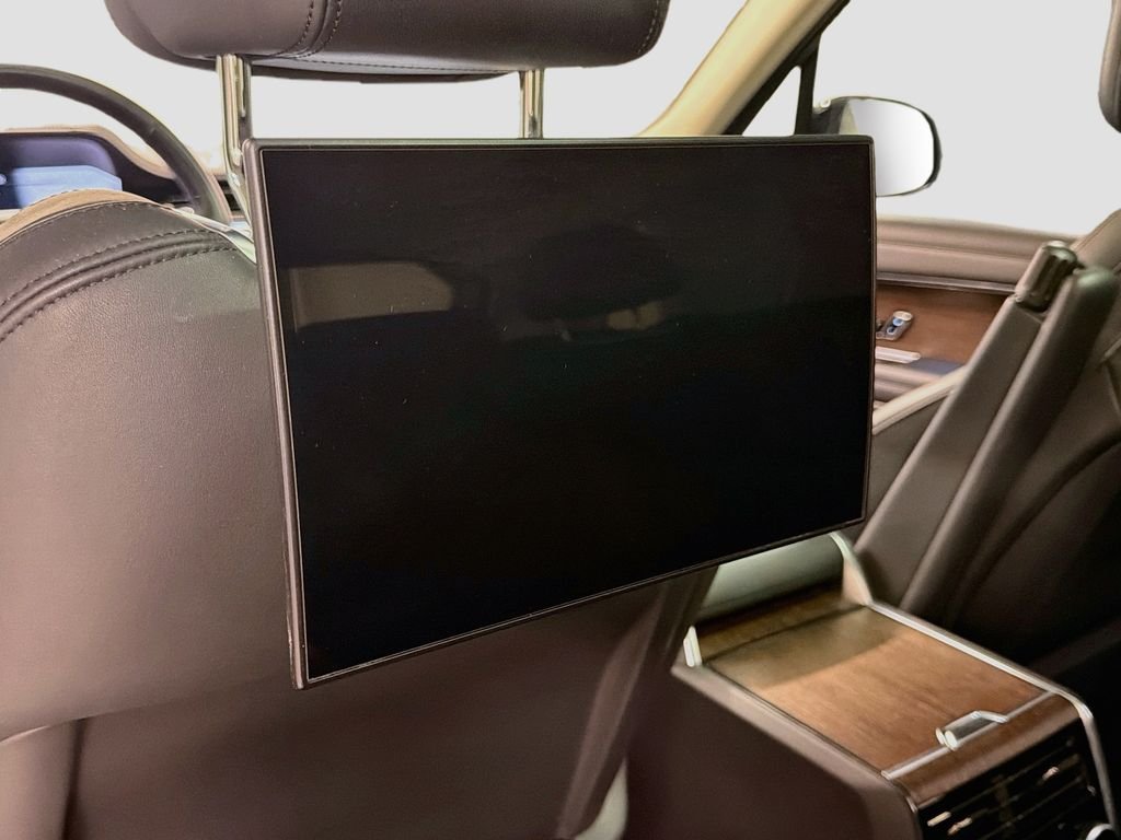 Used 2023 Carpathian Grey Premium Metallic Land Rover Autobiography image 26