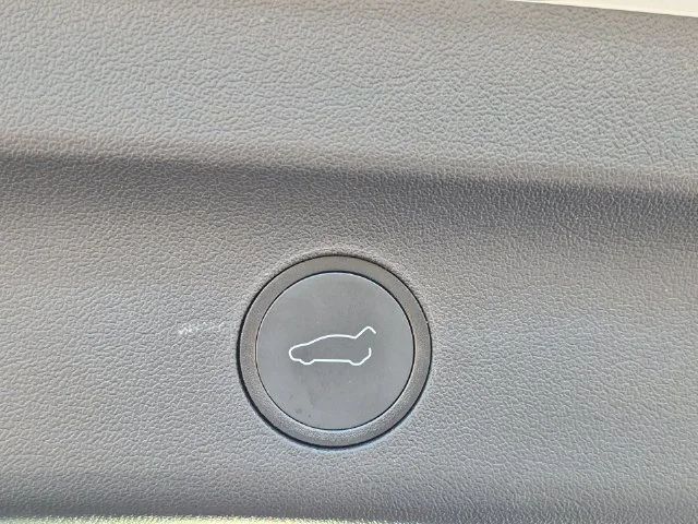 Used 2021 White Tesla Long Range image 31