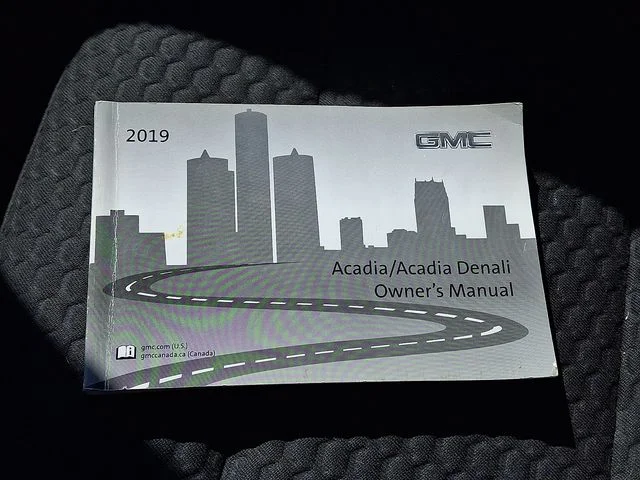 Used 2019 Ebony Twilight Metallic GMC SLE-2 image 24