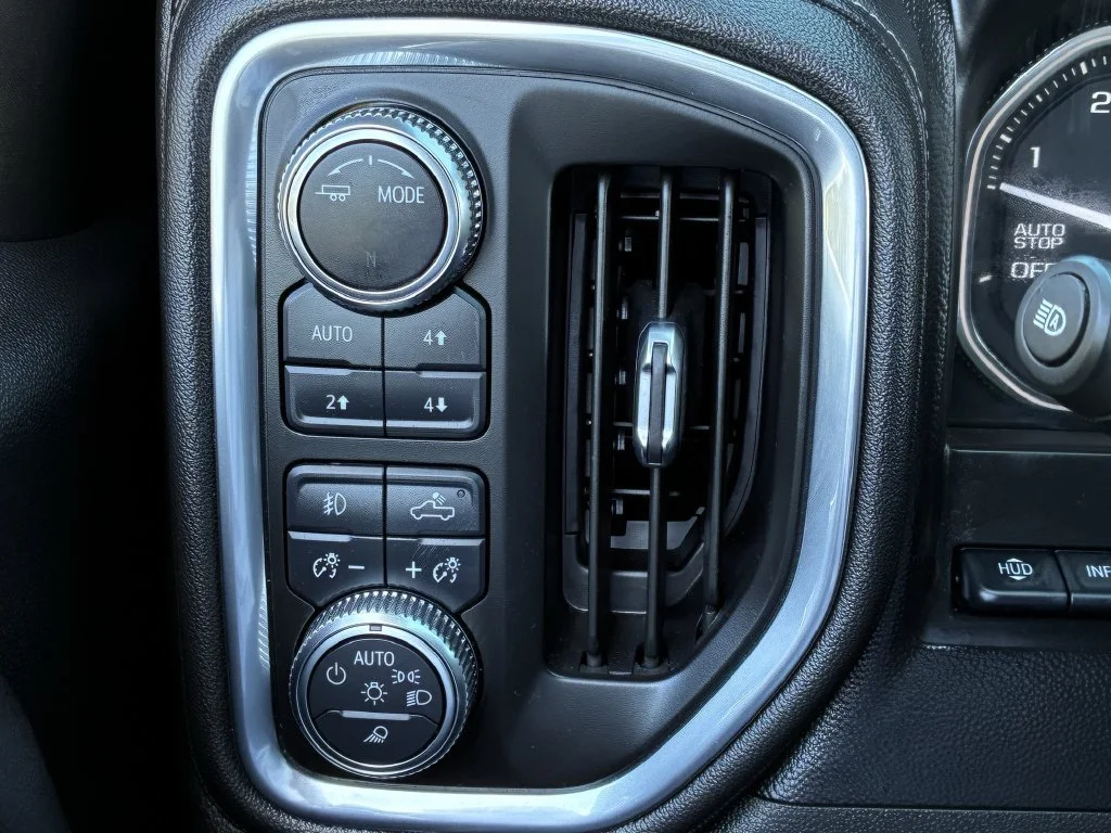 Used 2021 HUNTER METALLIC GMC Denali image 24
