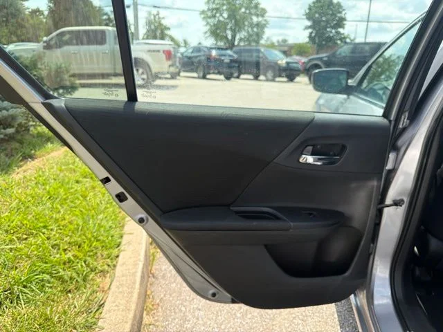 Used 2017 Silver Honda LX image 20