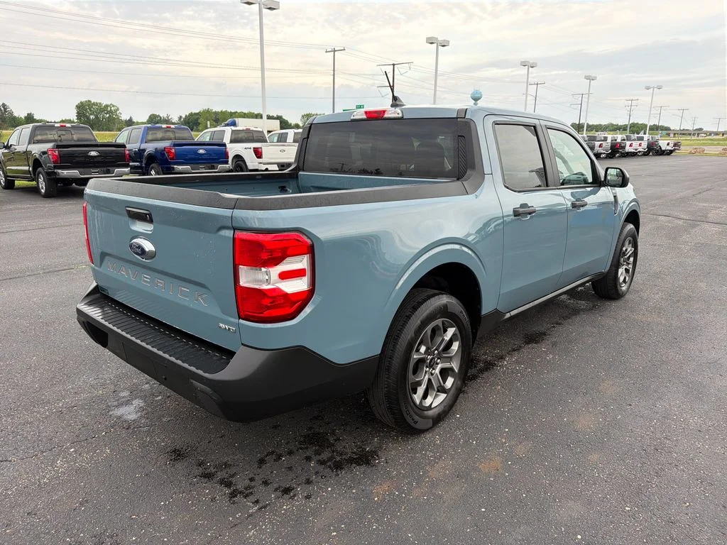 Used 2023 Blue Ford XLT image 5