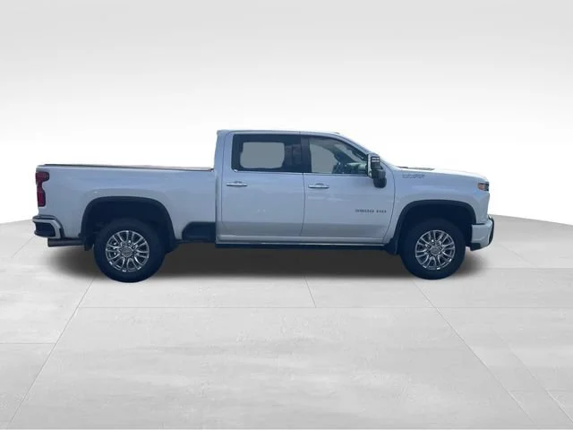Used 2021 IRIDESCENT PEARL TRICOAT Chevrolet High Country image 6