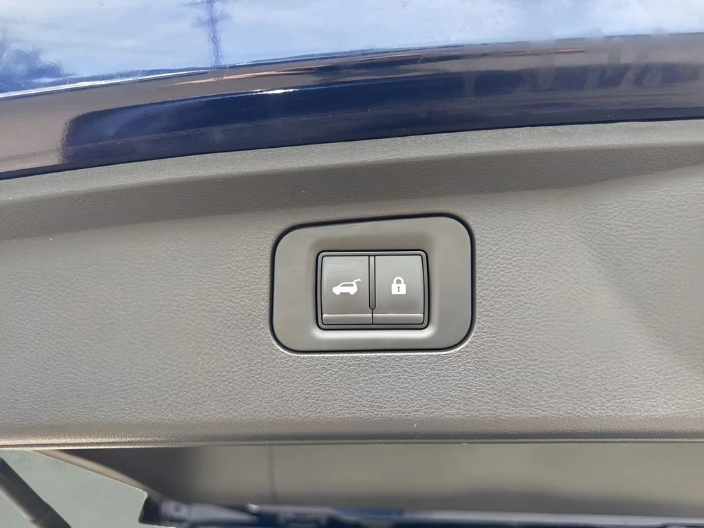 Used 2025 Blue INFINITI SENSORY image 32