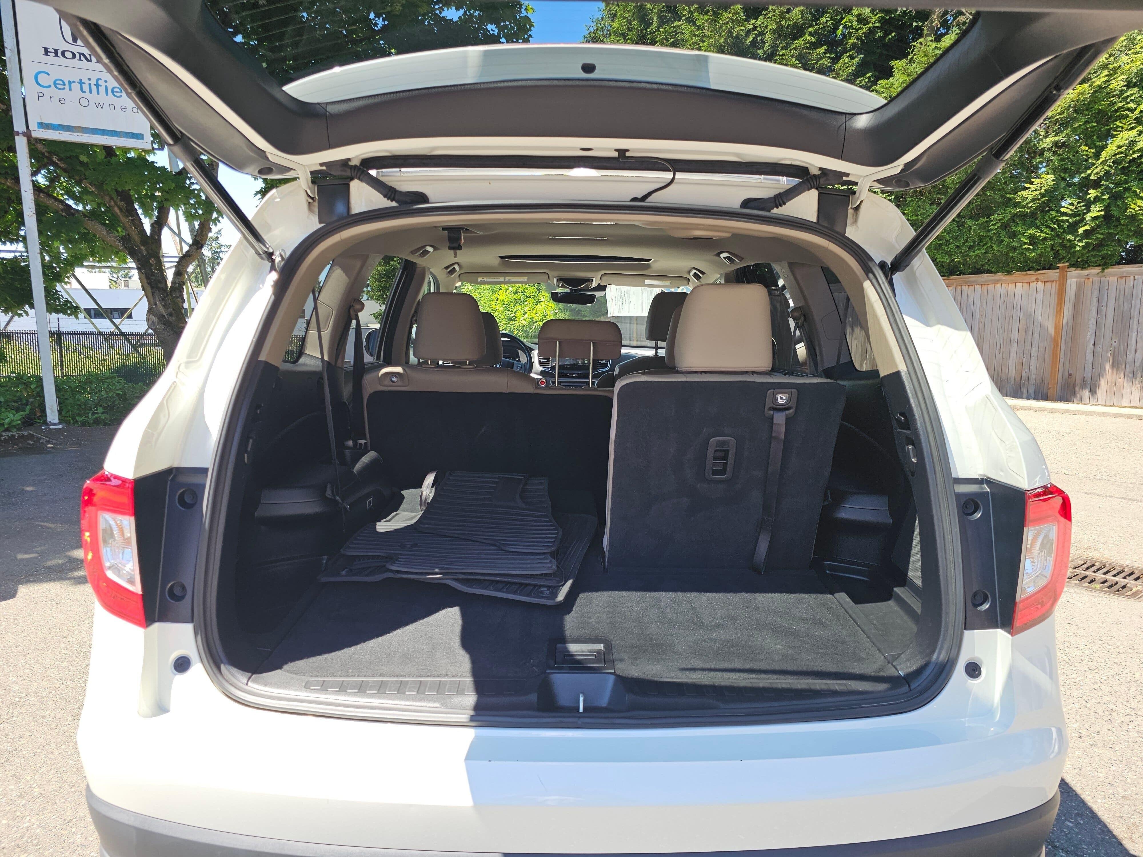 Used 2019 White Diamond Pearl Honda EX-L image 18