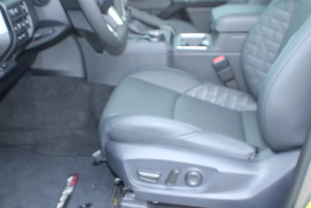 Used 2025  Toyota  image 15