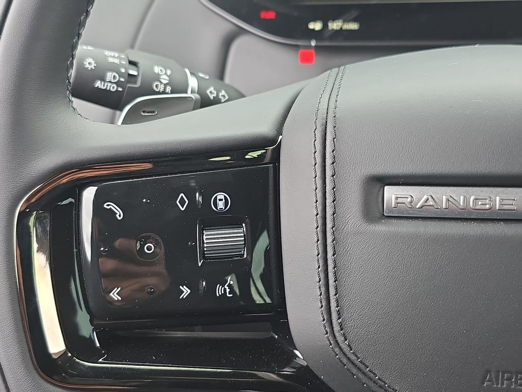 New 2026 Santorini Black Land Rover Dynamic SE image 18