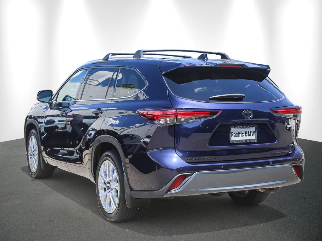 2024 Toyota Highlander photo 4