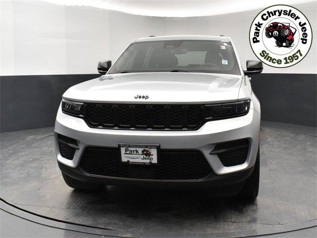 Used 2023 Jeep Grand Cherokee Altitude with VIN 1C4RJHAG7P8765832 for sale in Burnsville, Minnesota