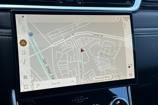 Used 2024 Black Jaguar R-Dynamic SE image 17