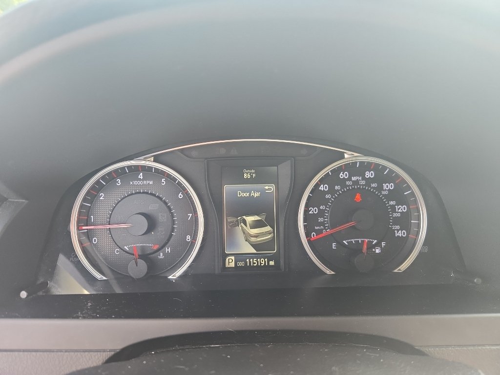 Used 2015 Blizzard Pearl Toyota XSE image 1