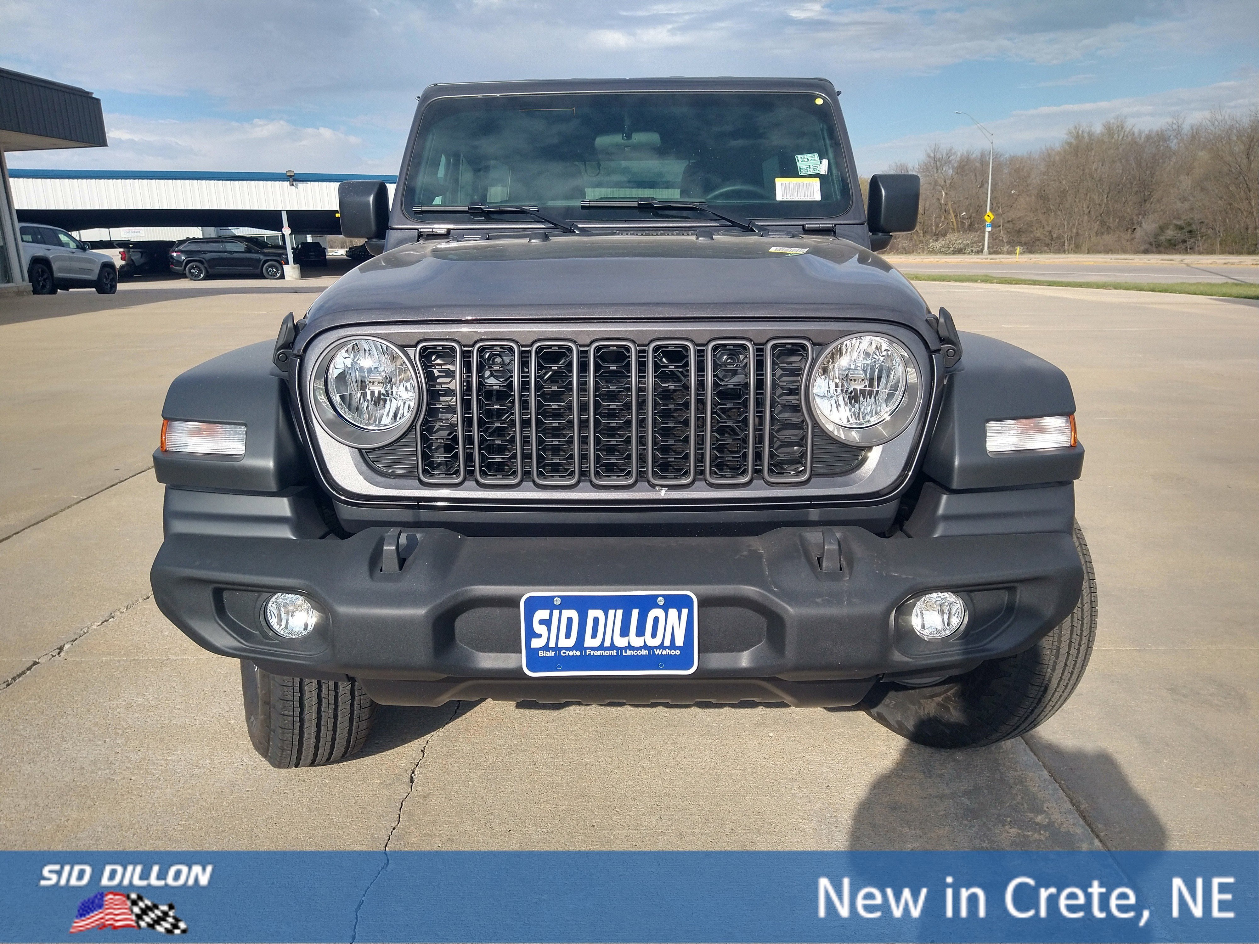 New 2026 Granite Crystal Metallic Clearcoat Jeep Sport image 12