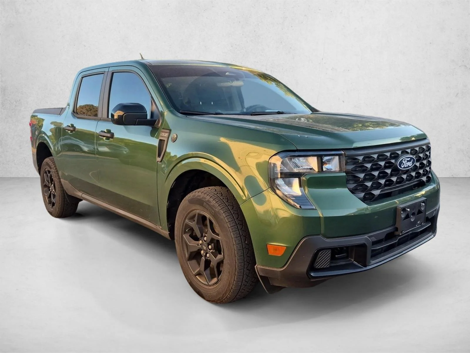 Used 2025 Green Ford XLT image 3
