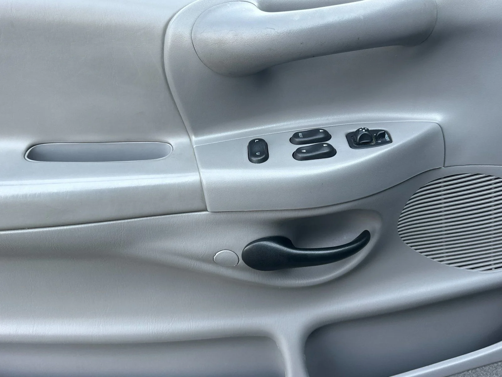 Used 1997 Teal Clearcoat Metallic Ford  image 10