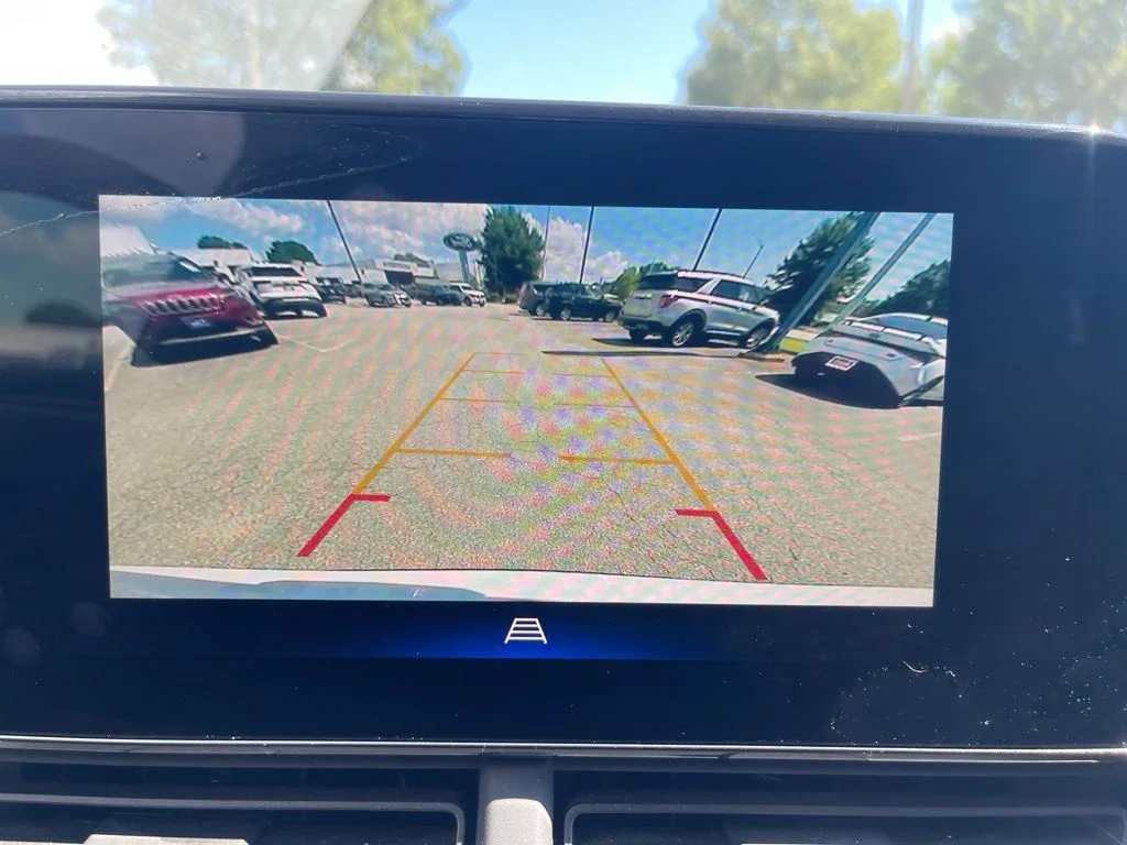 Used 2024 Summit White Chevrolet ACTIV image 20