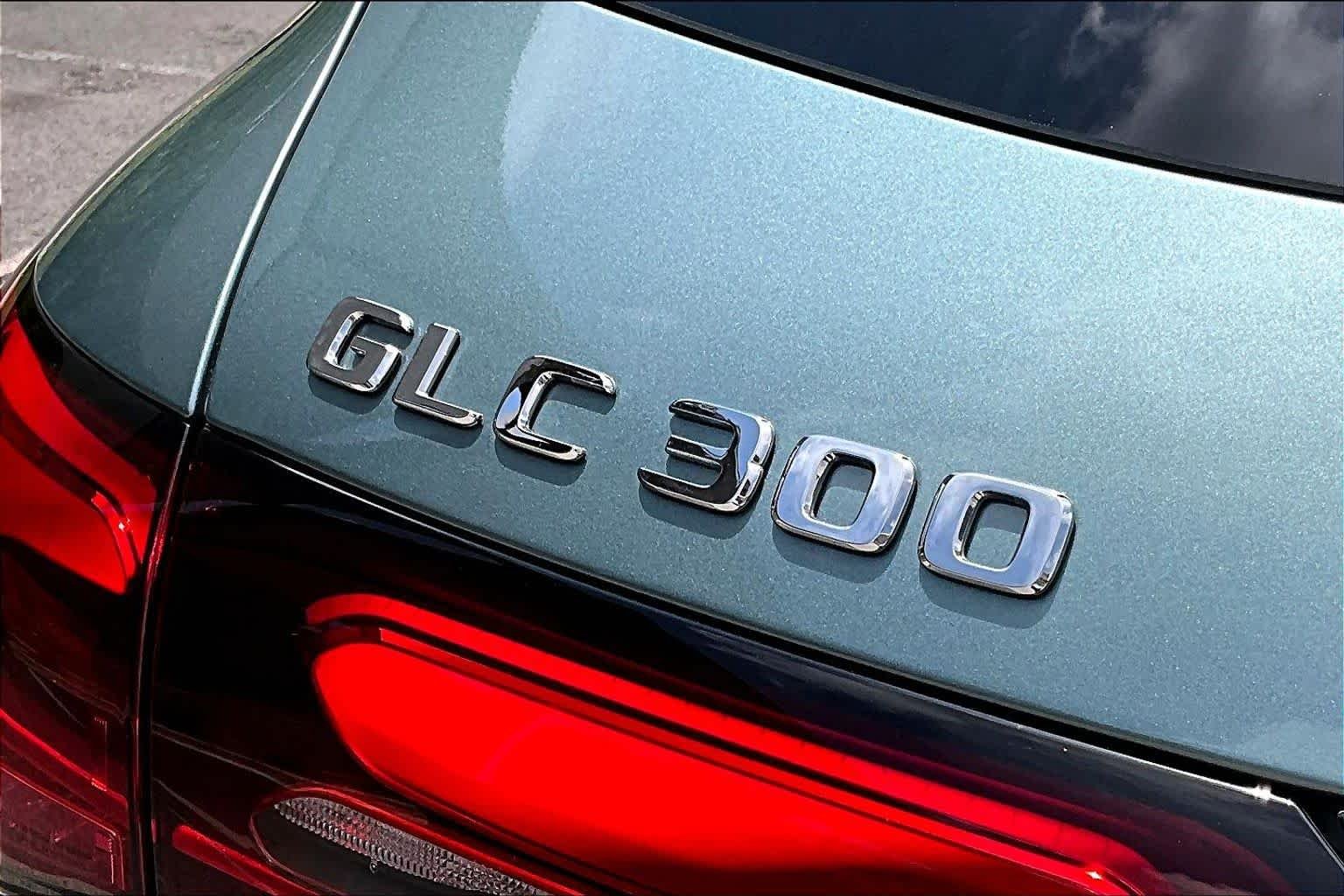 New 2026 Verde Silver Metallic Mercedes-Benz GLC 300 image 7
