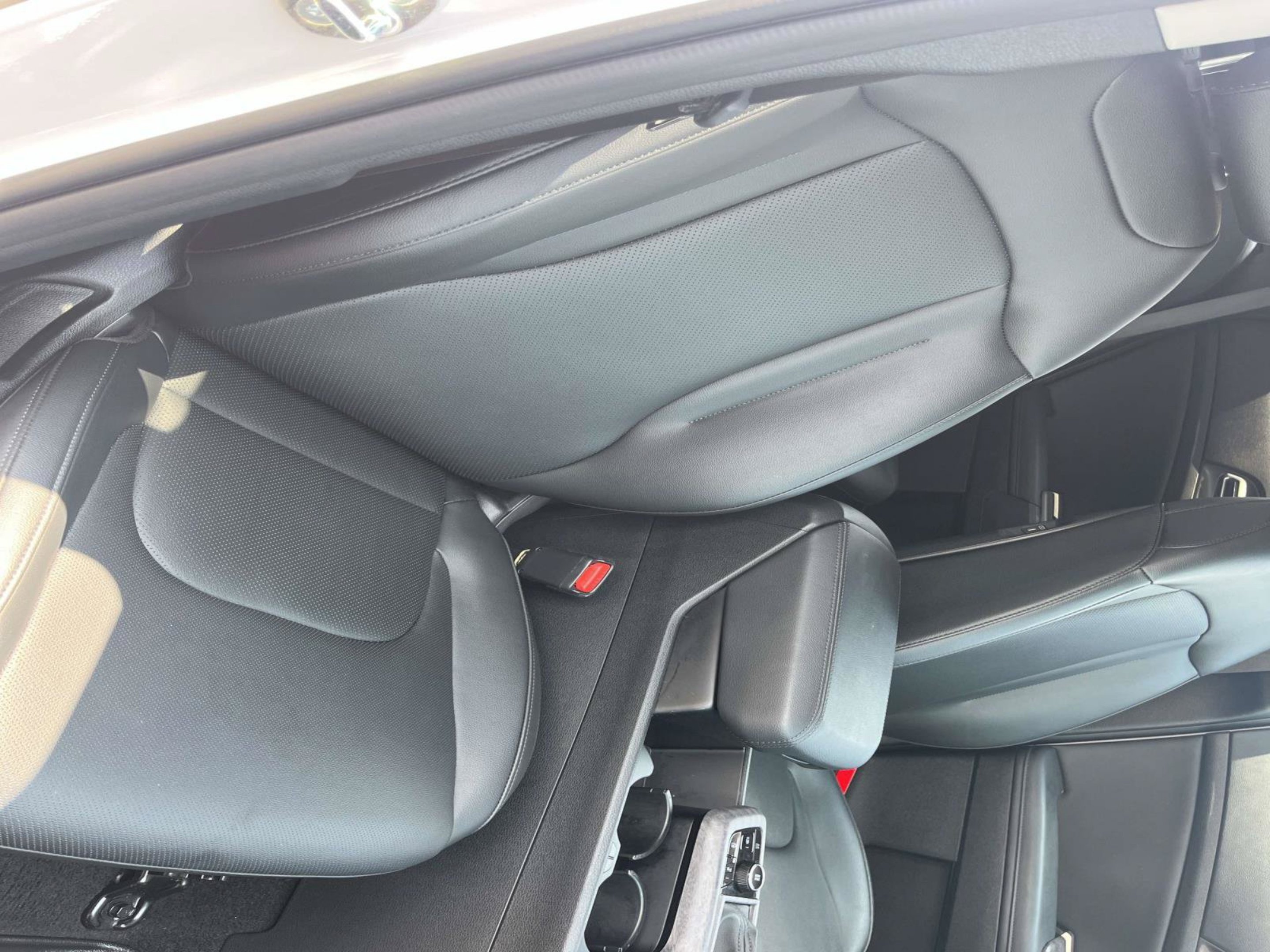Used 2025 Glacial White Pearl Kia EX image 28