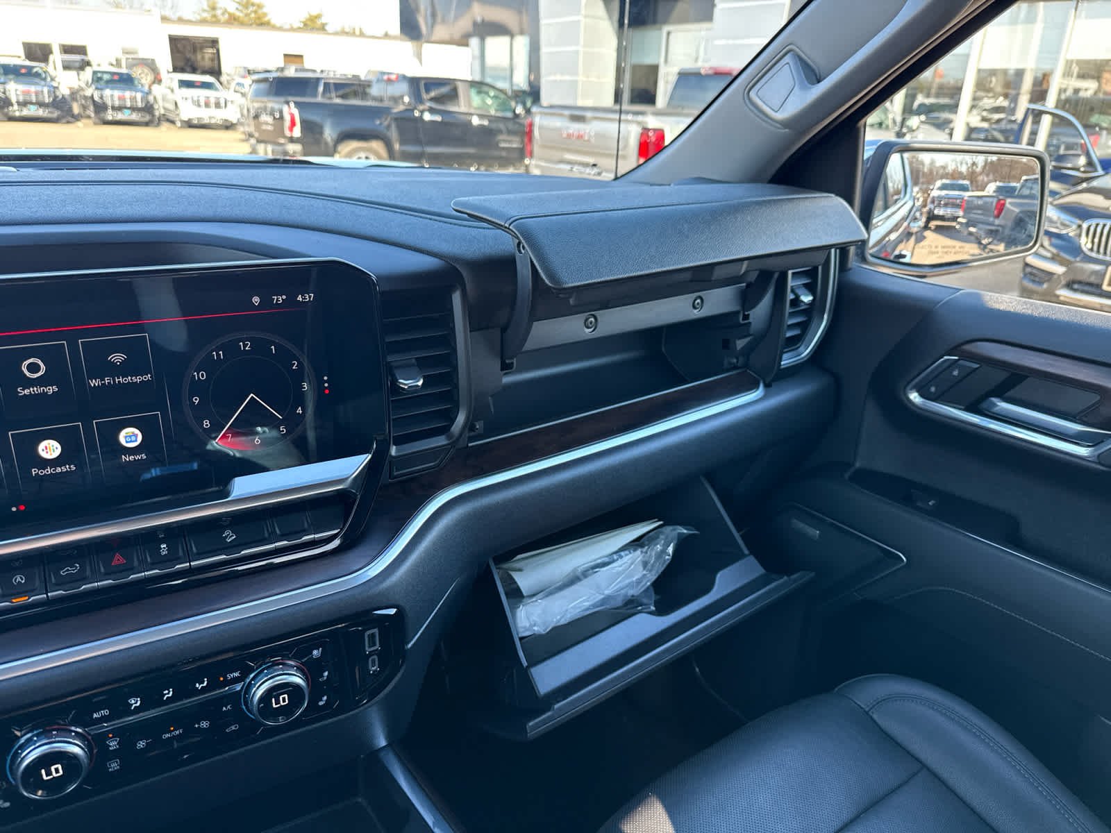2022 GMC Sierra 1500 SLT - Photo 19