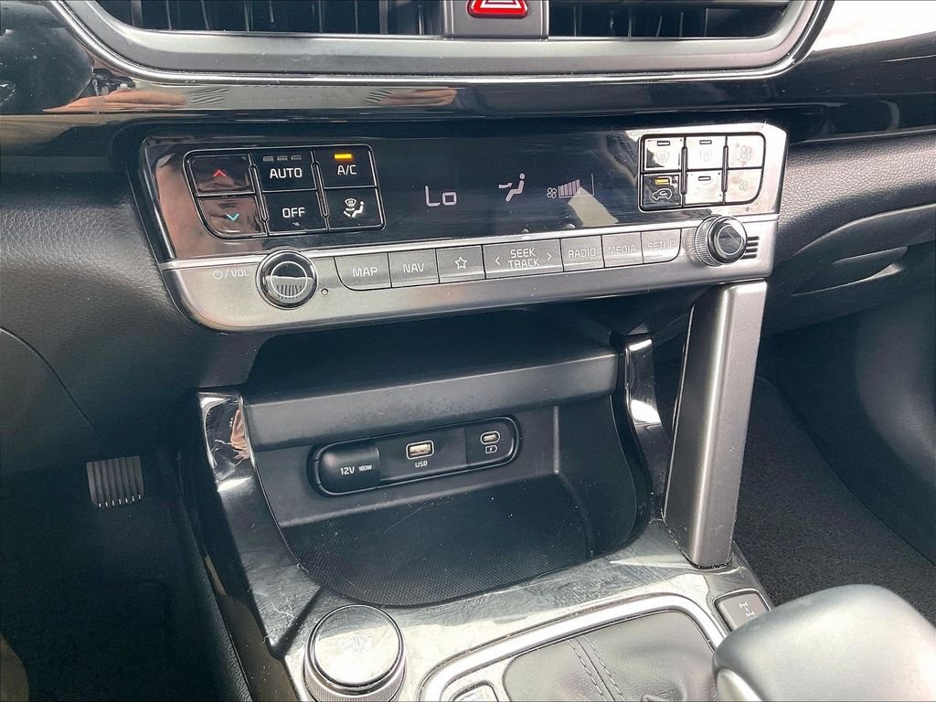 Used 2024 Fusion Black Kia S image 24