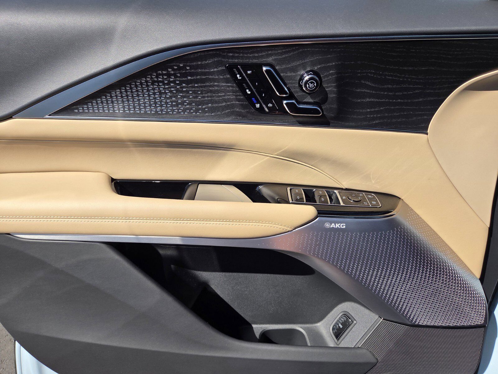 2026 Cadillac LYRIQ Signature Sport - Photo 18