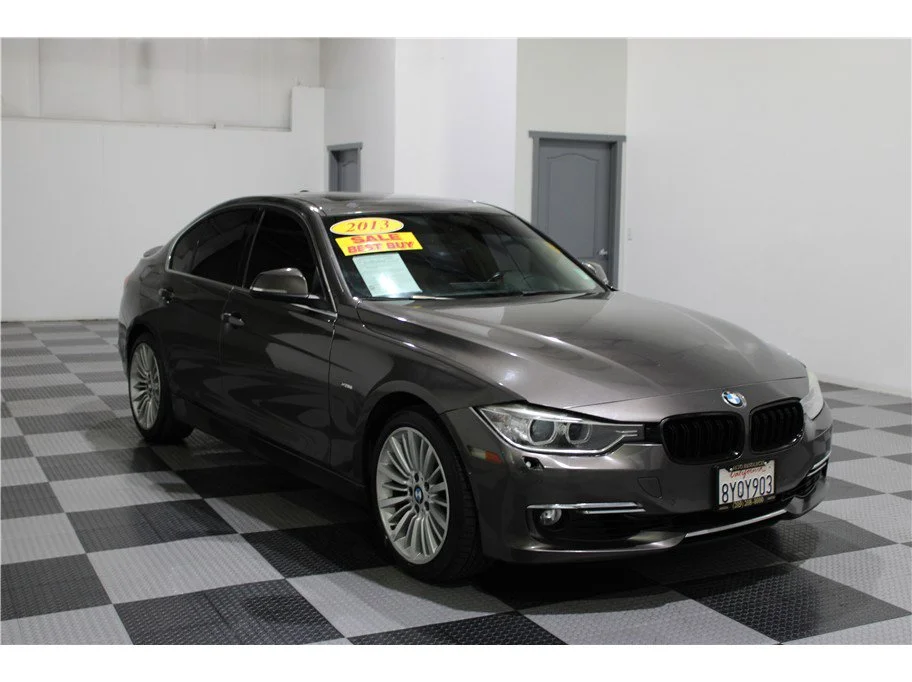 Used 2013 Brown BMW 328i xDrive image 3