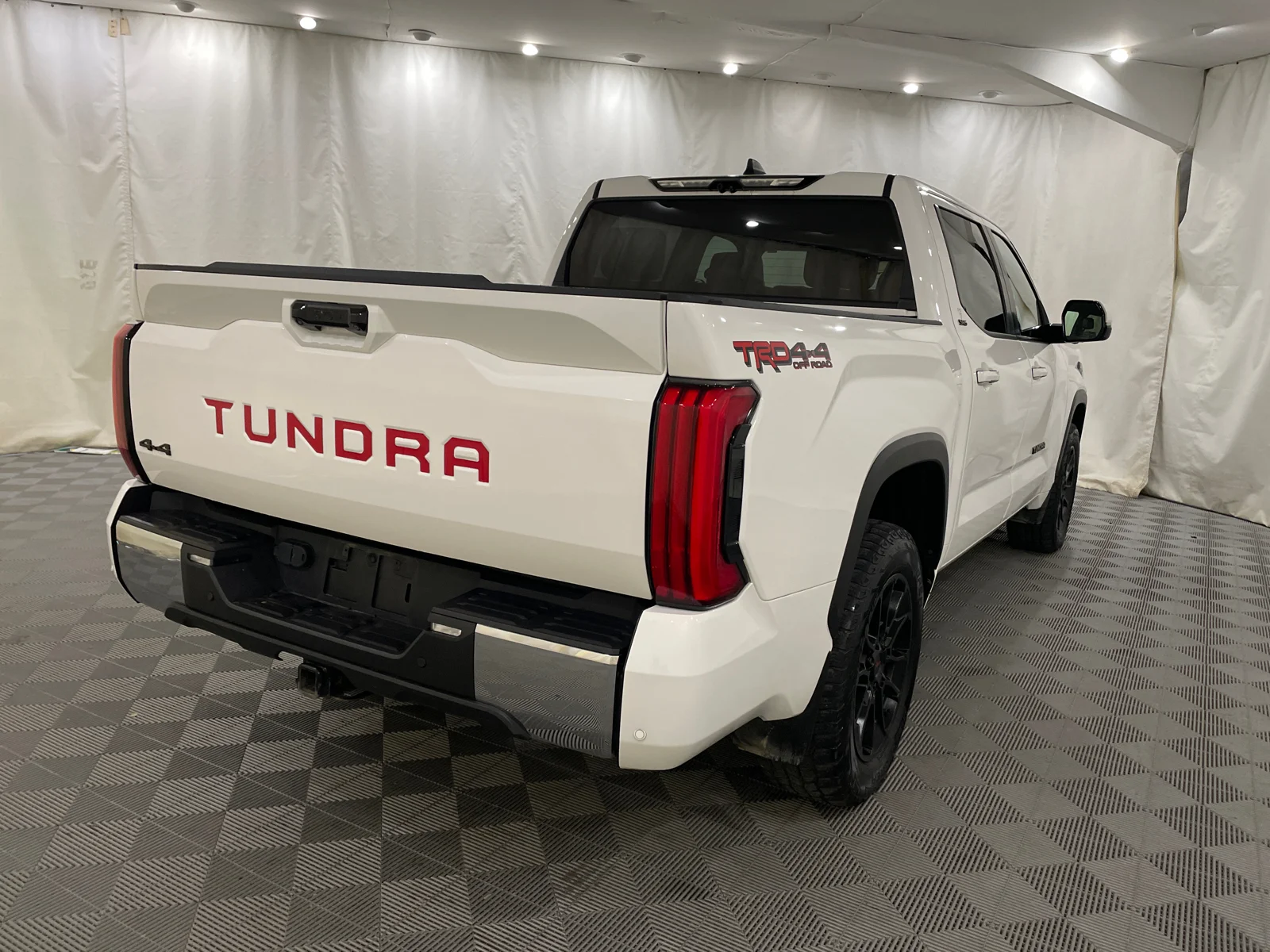 Used 2024 Ice Cap Toyota SR5 image 5