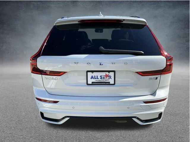 New 2026 Crystal White Volvo Core image 7