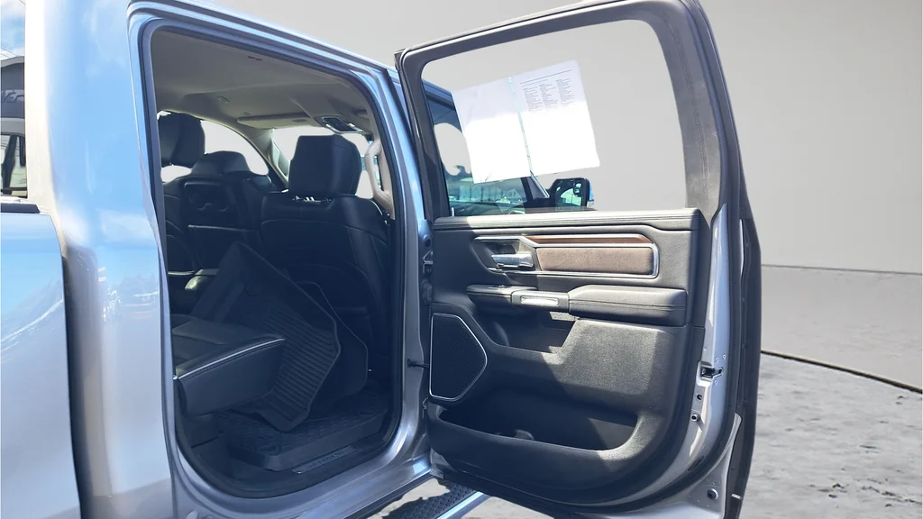 Used 2021 Silver Ram Laramie image 13