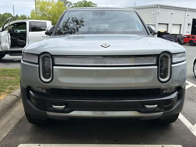 Used 2024  Rivian Adventure image 9
