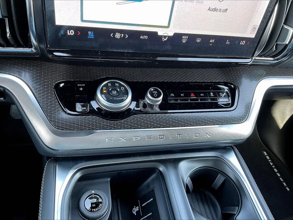 New 2027 Glacier Gray Metallic Tri-Coat Ford MAX Platinum image 25
