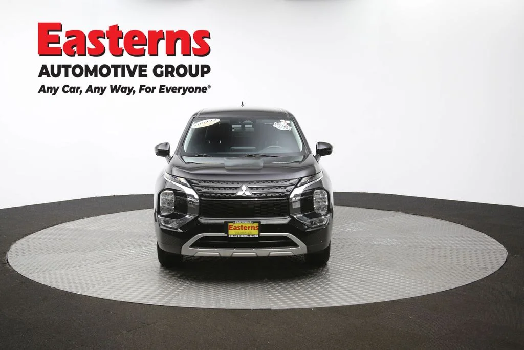 Used 2023 Black Mitsubishi SE image 51