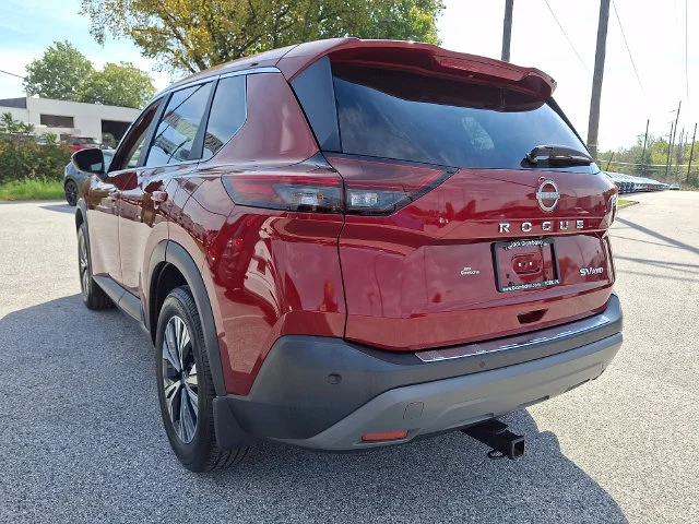Used 2023 Red Nissan SV image 4