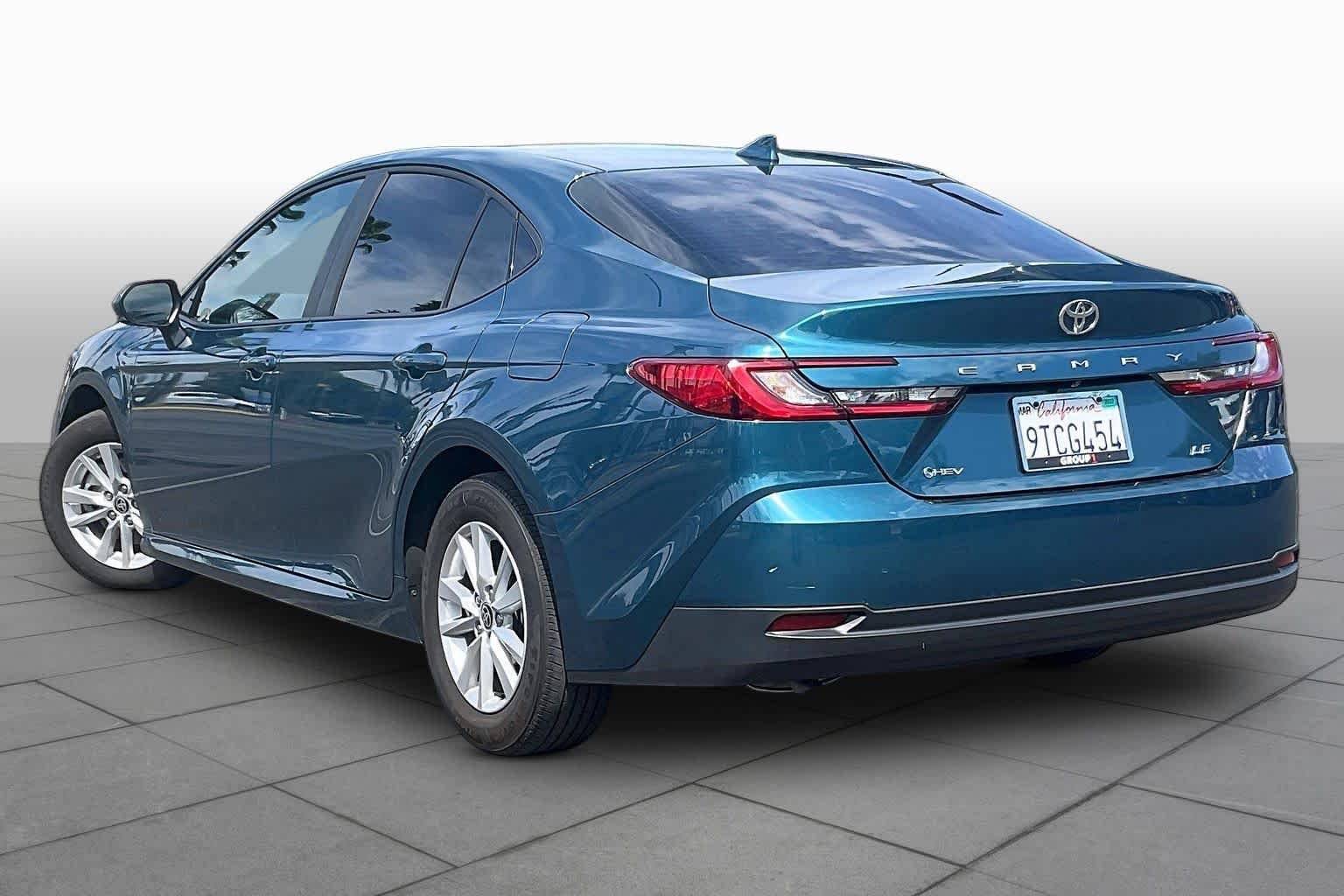 Used 2025 Ocean Gem Toyota LE image 11