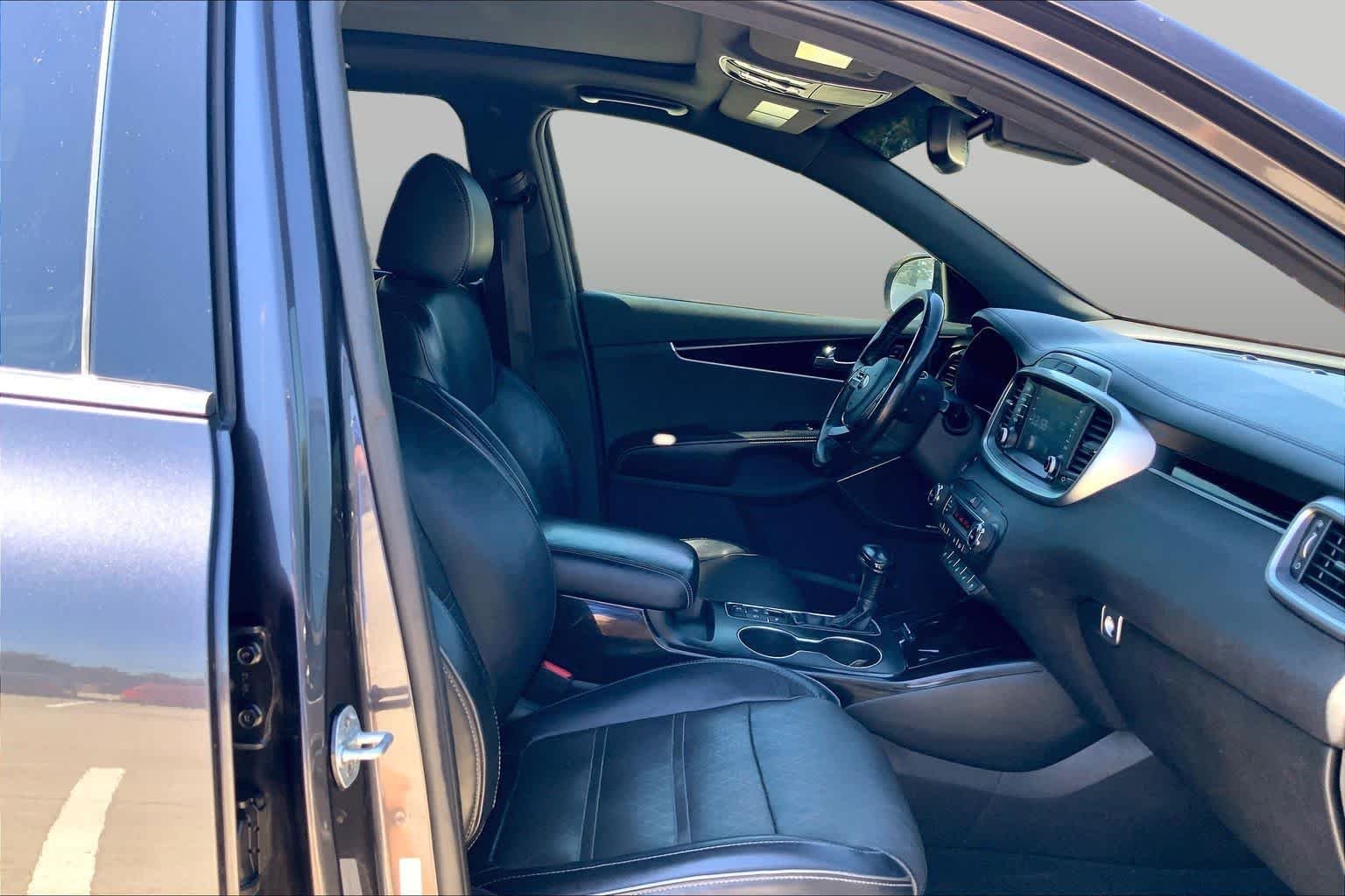Used 2019 Platinum Graphite Kia SX Limited V6 image 9