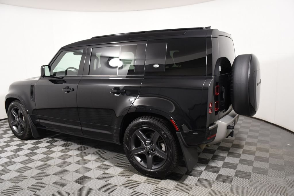 Used 2023 Santorini Black Metallic Land Rover X-Dynamic SE image 3
