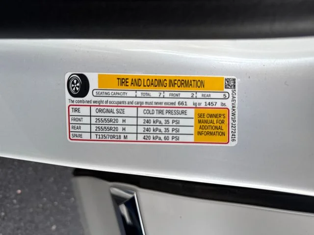 Used 2023 White Buick Essence image 35