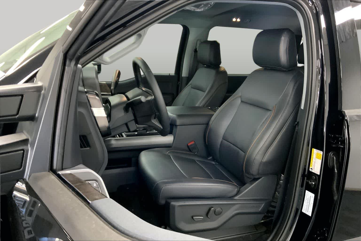 New 2026 Agate Black Metallic Ford F-250® Lariat® image 8
