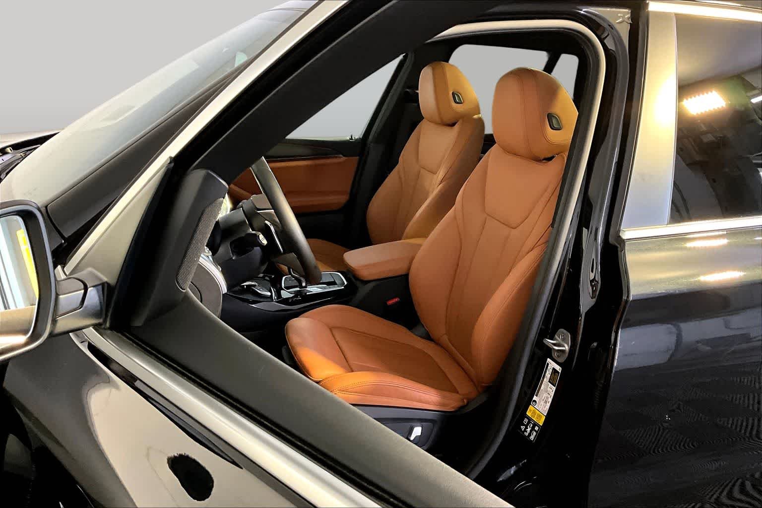 Used 2023 Black Sapphire Metallic BMW xDrive30i image 9