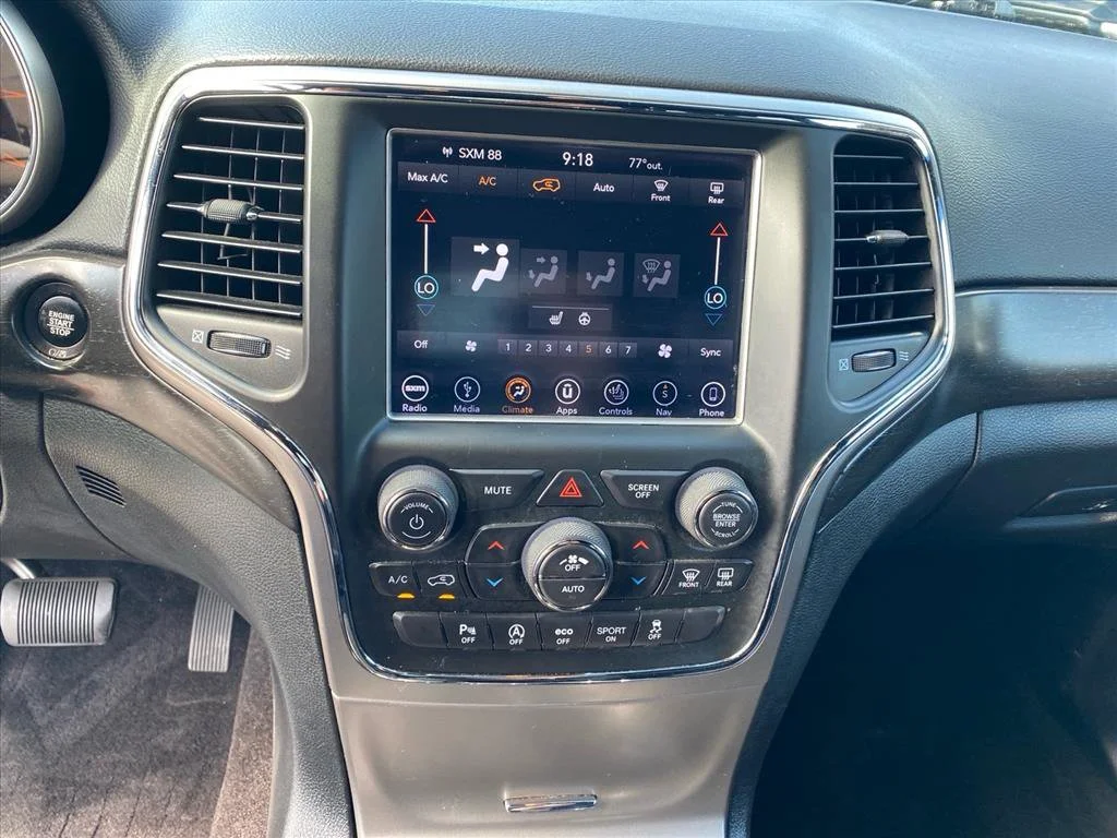 Used 2018 Rhino Clearcoat Jeep Altitude image 11