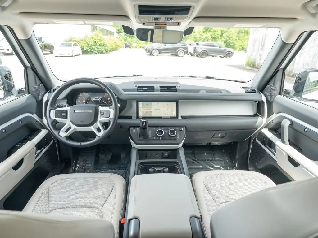 Certified Used 2024 White Land Rover S image 18