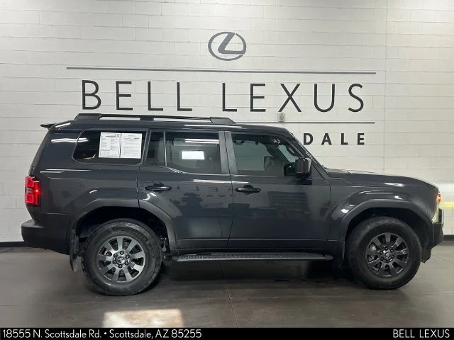 Used 2024  Toyota Base image 3