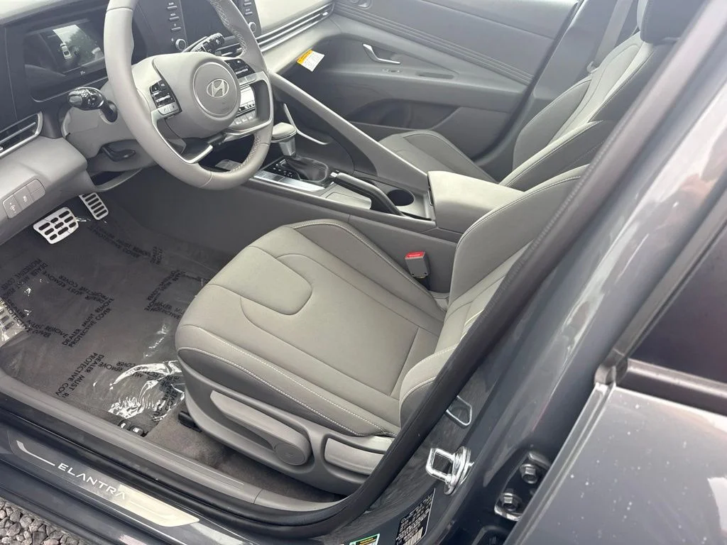 Used 2026 Gray Hyundai SEL Sport image 3