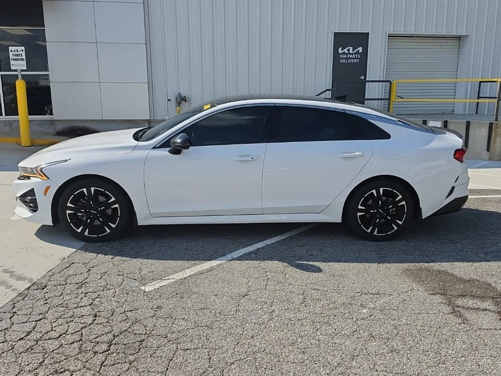 Used 2022 White Kia GT-Line image 4
