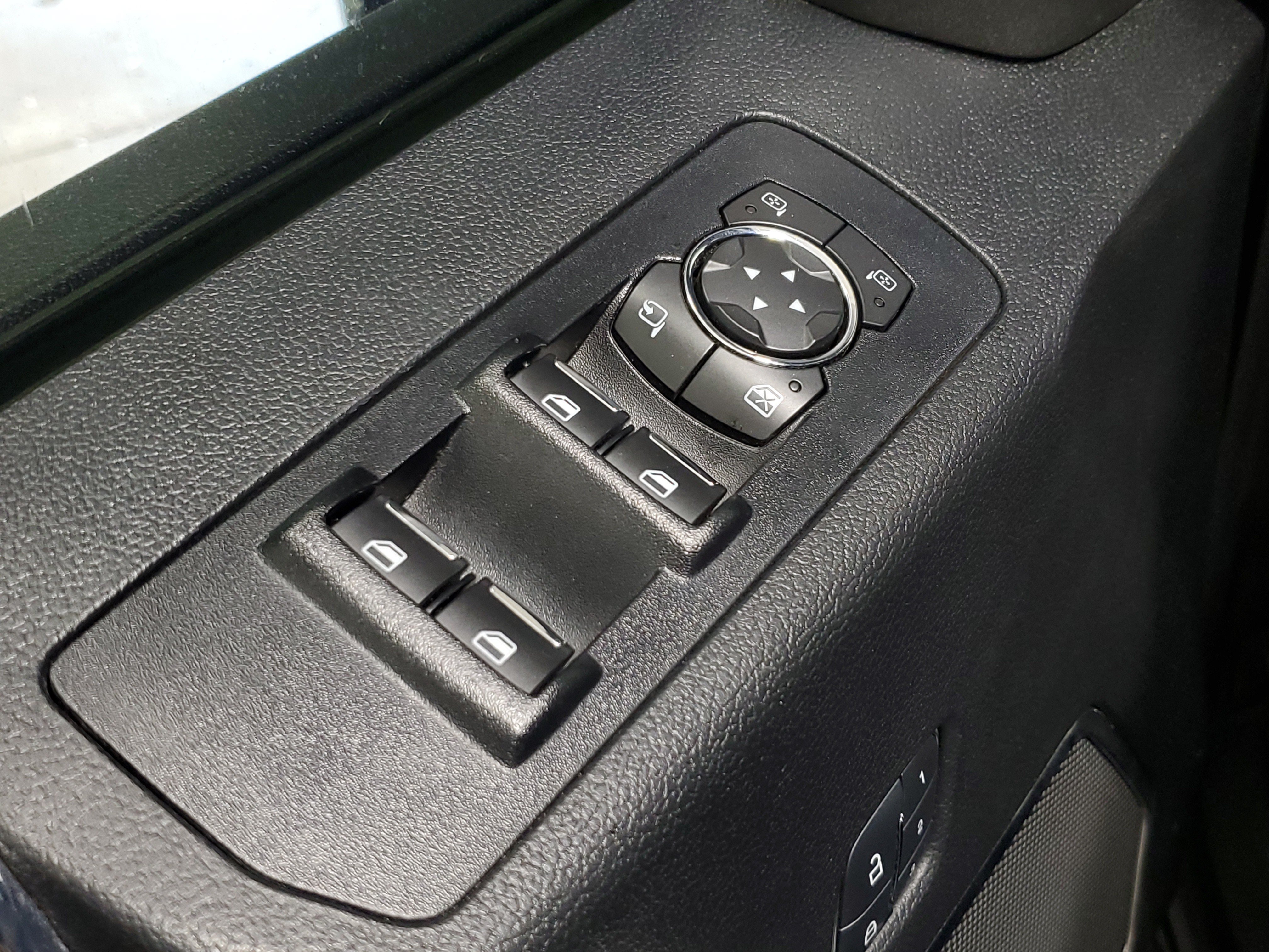 Used 2018 Gray Ford LARIAT image 20