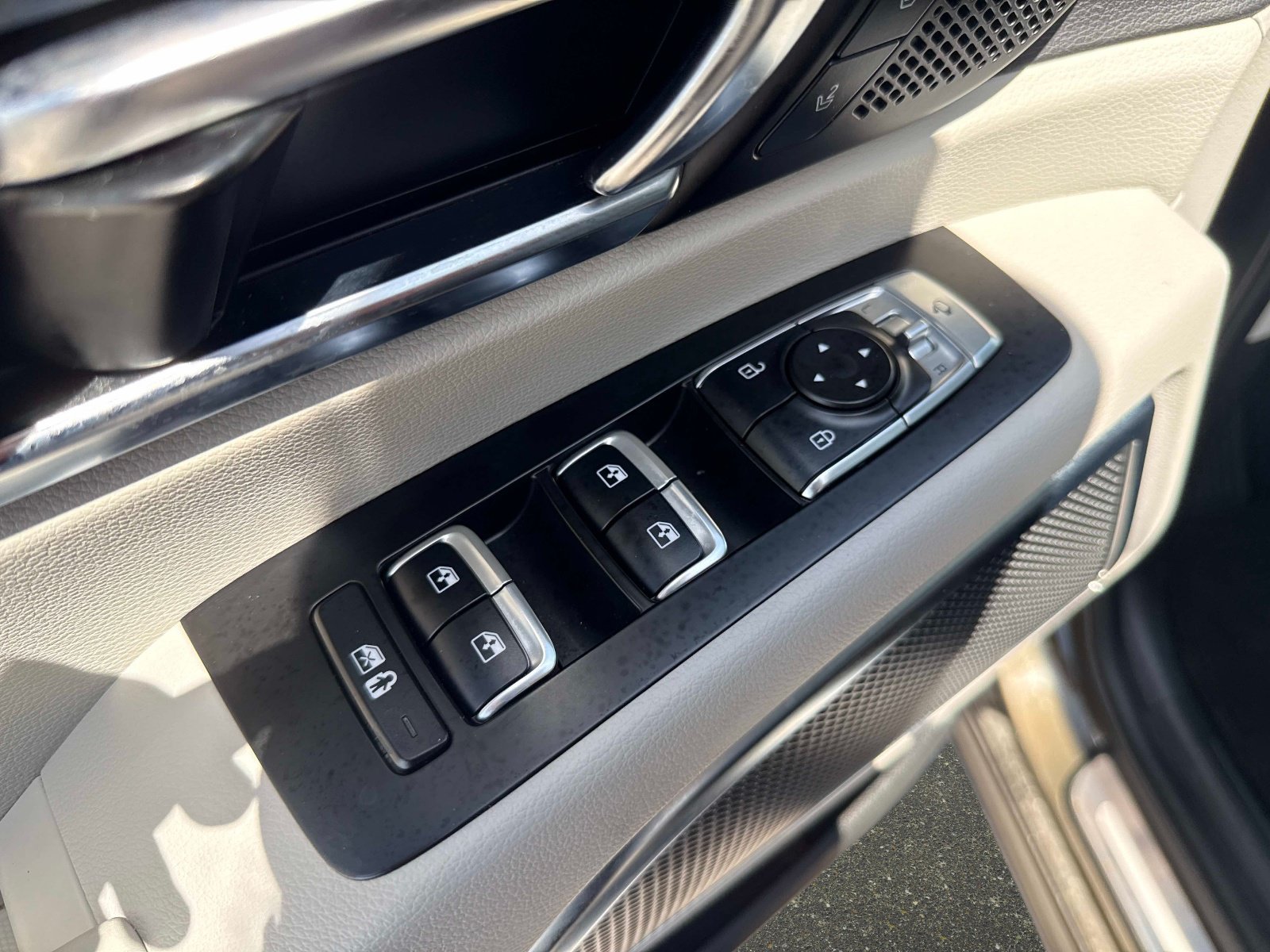 Used 2020 Dark Moss Kia SX image 18